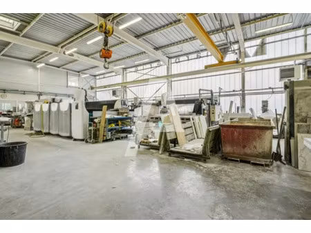 a louer - bâtiment indépendant à choisy le roi à proximité de l'a86 avec parking et stocka