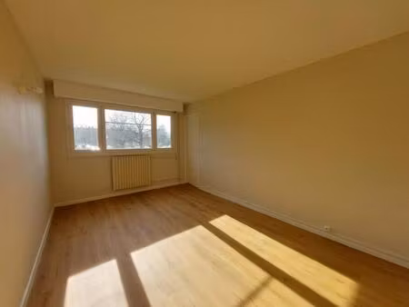 location appartement 2 pièces 41m² mont st aignan 76130