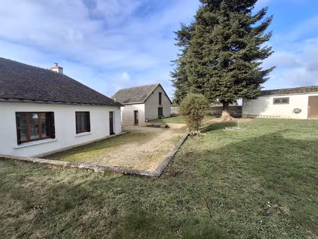 maison de plain-pied situee dans un hameau a 10 minutes de b