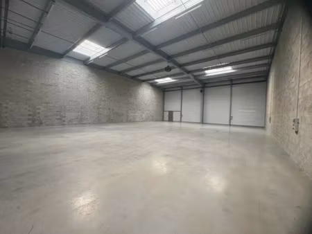 local d'activité à louer