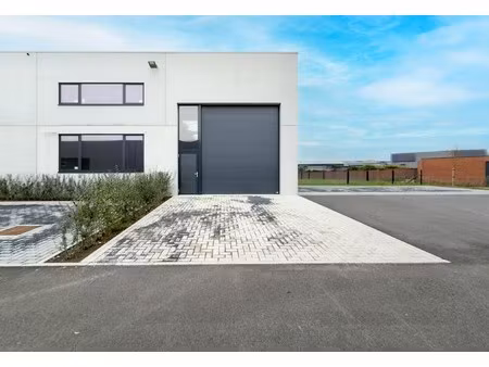 commercieel te koop in vichte