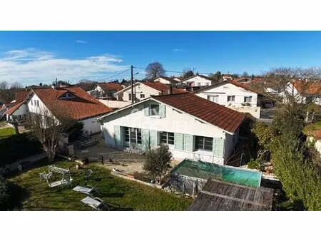 maison avec vue imprenable sur les pyrénées