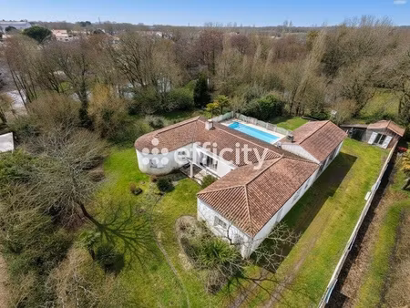 maison 6 pièces - 167 m²