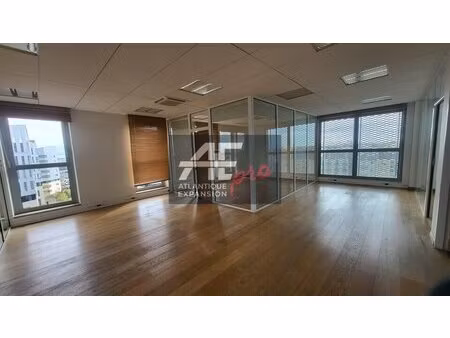 location local professionnel 110m² st nazaire 44600