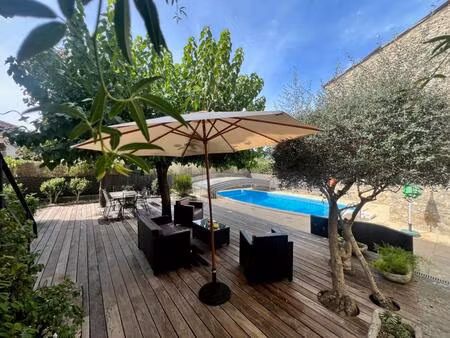 a vendre - mas de caractère rénové (257 m²) avec piscine  garage et dépendances