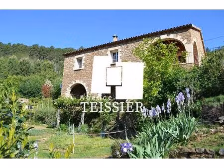 maison en pierres independante.