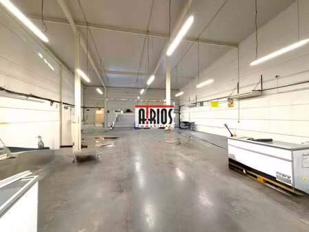 location local commercial