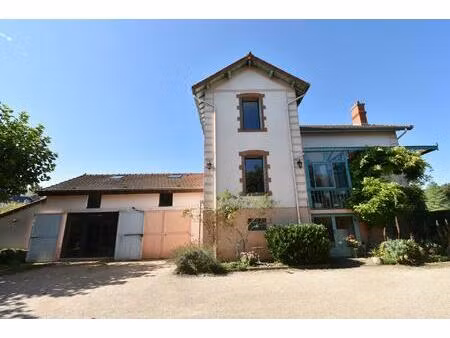 charmante maison individuelle avec cachet idéalement située à 10min de cluny