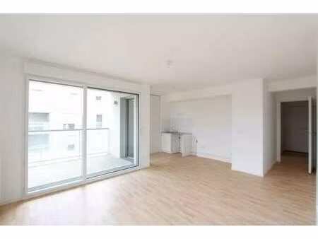location appartement 3 pièces à rezé (44400) : à louer 3 pièces / 63m² rezé