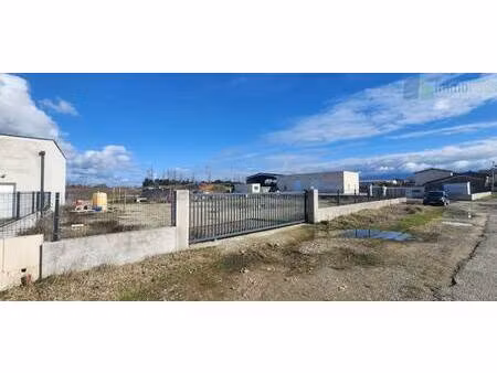 terrain constructible viabilisé à vendre