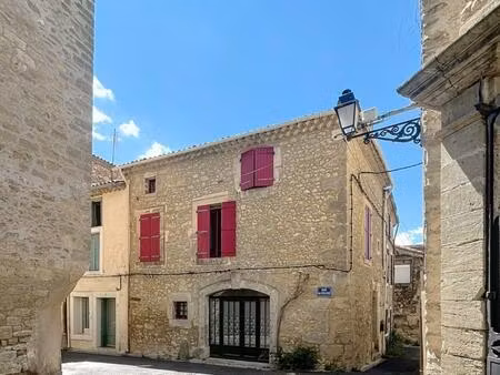 charmante maison de village de 144 m2 avec terrasse tropezienne