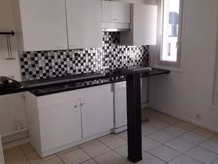 location appartement 2 pièces 41 m² à nemours (77140)  650 €