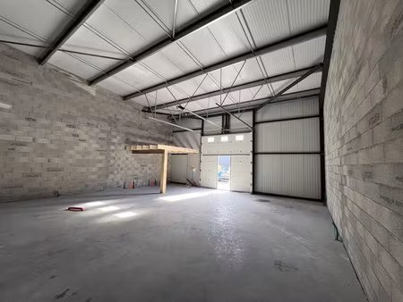 location local commercial