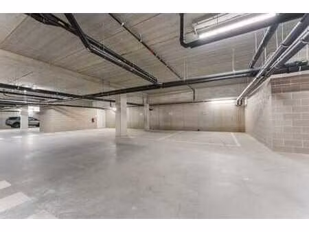 place de parking dans la résidence elysia park