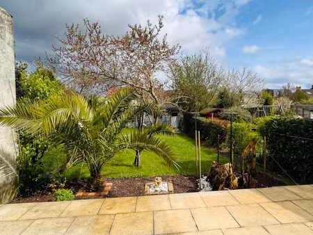 maison 4 pièces de 81 m² avec jardin clos - quartier hopital - université