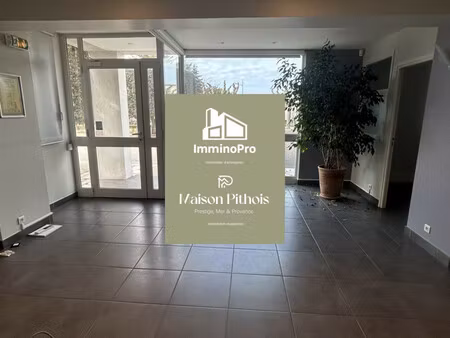 location local commercial