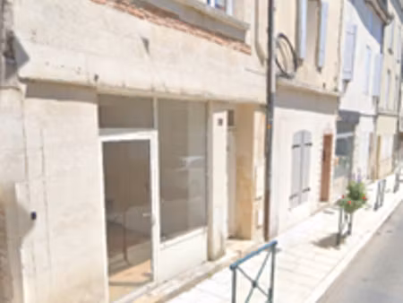 à louer local commercial au coeur de marmande avec maurig i