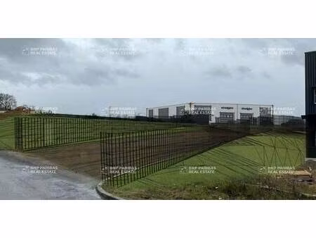 local d'activités à louer