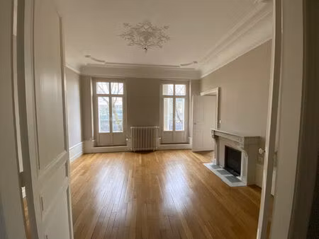 location appartement 5 pièces 114 m² à dijon (21000)