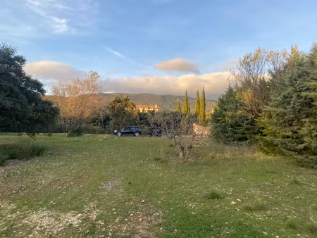 vente terrain 1000 m² à cucuron (84160)  220 000 €