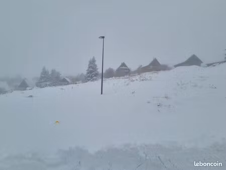 vue magnifique pour ces 2 derniers terrains à bâtir viabilisés en station dédiés à la cons