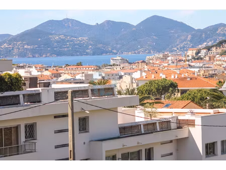cannes montfleury 3p vue mer piscine bail meuble un an renou