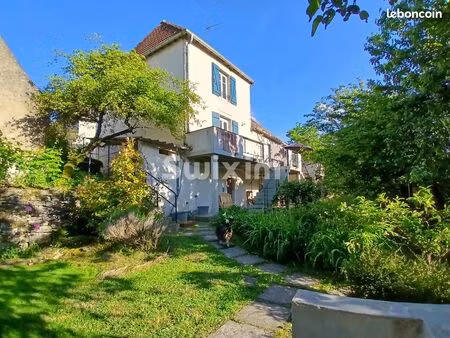 maison 6 pièces 147 m²