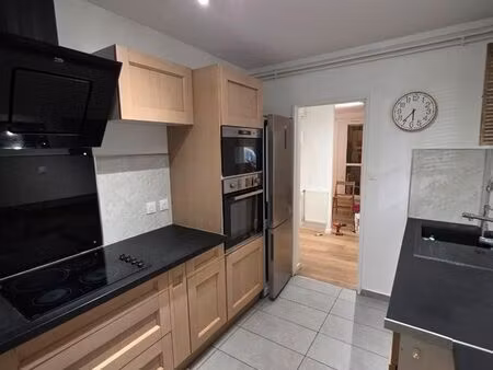 location appartement t3 rénové – 70 m² – lumineux et au calme + cave