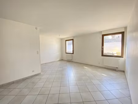 location appartement 1 pièce 43.5 m² à roche-la-moliere (42230)  540 €
