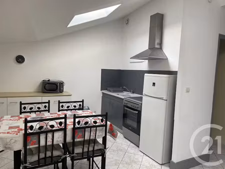 location meublée appartement 2 pièces 47 m² à saintes (17100)  565 €