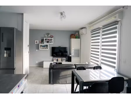 bel appartement 3 pièces avec terrasse