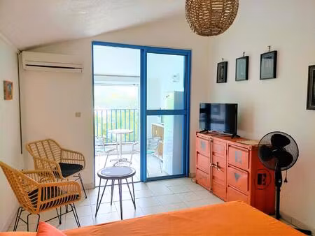 studio à 100 m de la plage