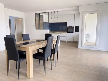 location meublée appartement 3 pièces 88.6 m² à nantes (44000)  1 791 €