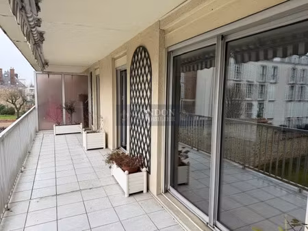 location appartement 5 pièces 132.16 m² à versailles (78000)  3 250 €