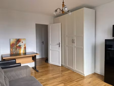 location meublée appartement 2 pièces 48 m² à joinville-le-pont (94340)  1 350 €