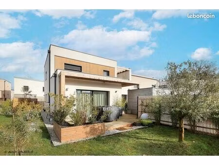 maison 7 pièces 150 m²