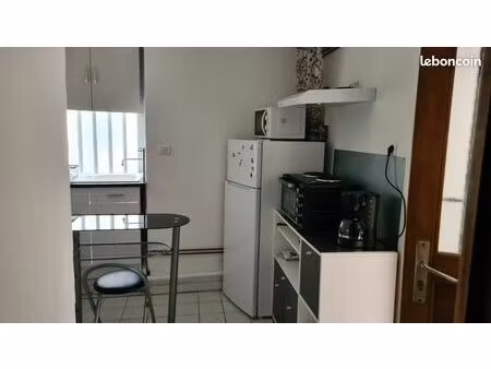 loue studio dans maisonnette