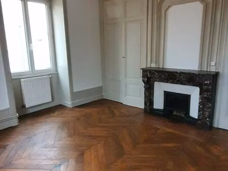 location t2 sainte colombe 69560