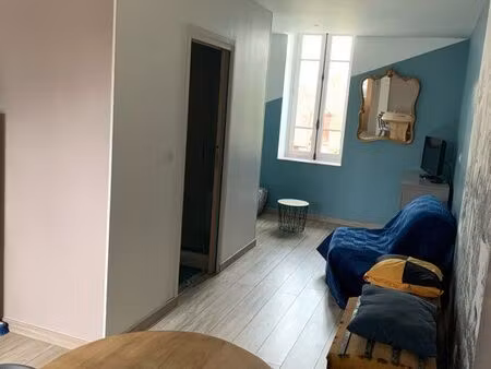 location studio meublé