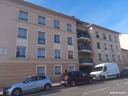 local professionnel lyon 5