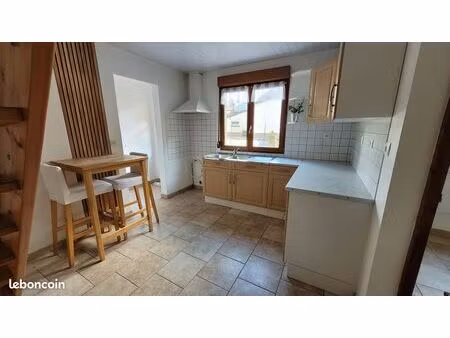 petite maison situee a la campagne