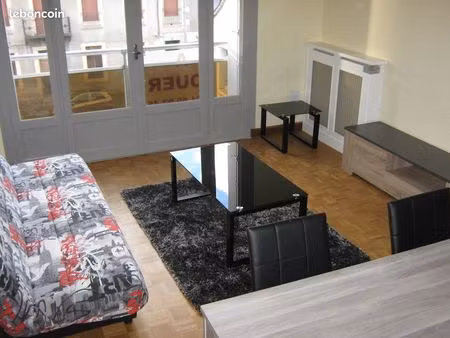 espalion centre 2 piéces meublé avec ascenseur