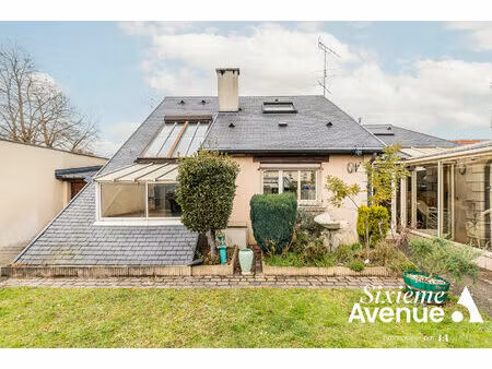 maison 8 pièces  5 chambres  dpe en c  nombreux stationnements