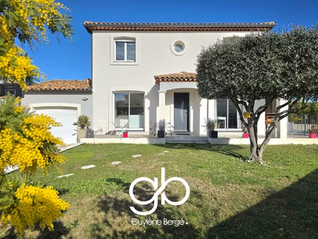 bastide familiale avec suite parentale et piscine à lunel-vi