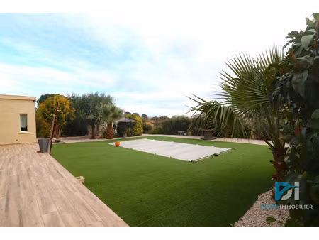 villa moderne avec piscine