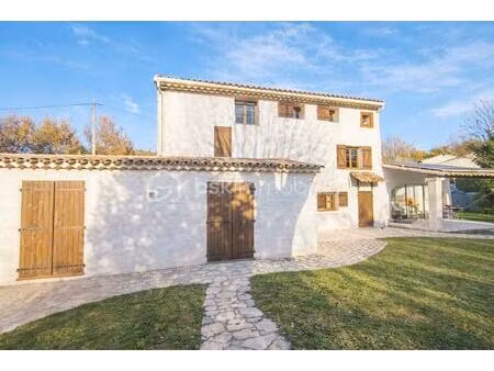 bastide de 215 m² à villecroze