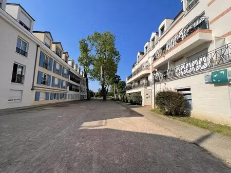 3p / balcon cave parking croissy centre