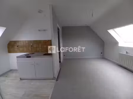 studio 17 m² à louer à bégard centre-ville ? parking ? dpe c