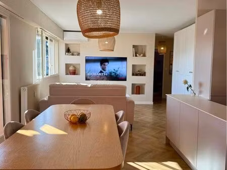 terrasse d'angle / place de parking / vue degagee / ascenseur / refait neuf / ultra lumine