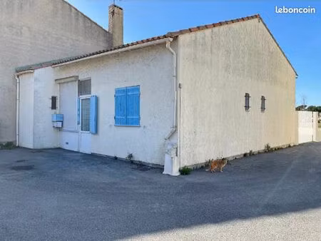 maison à fort potentiel + permis de construire accordé (surélévation & piscine)